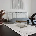 Casa Luigia Hillside Getaway 아파트 *