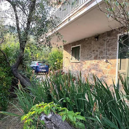 Casa Luigia Hillside Getaway Daire